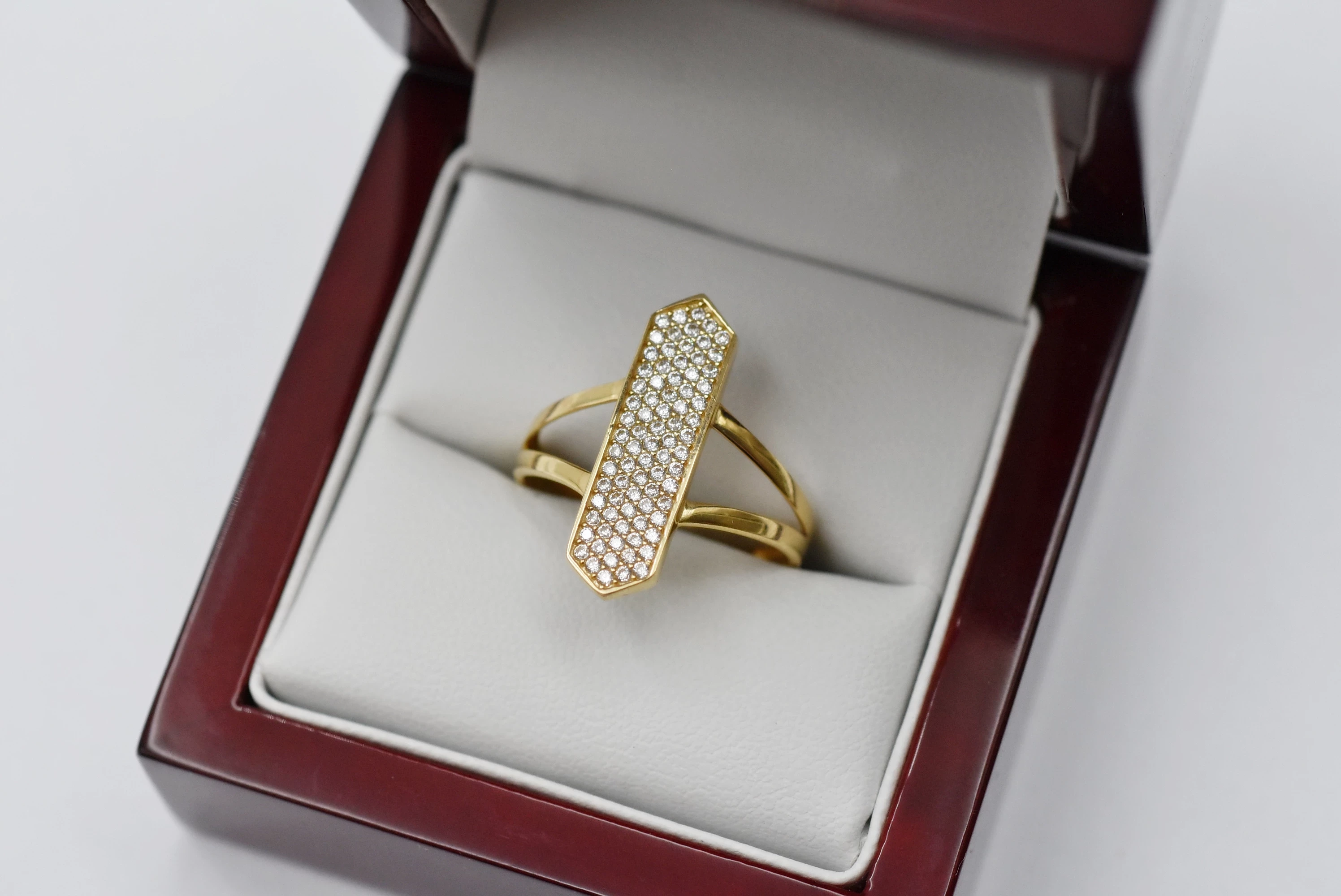 zloty-pierscionek-dlugi-z-kamieniami-585-302g-r25-stan-11323-2