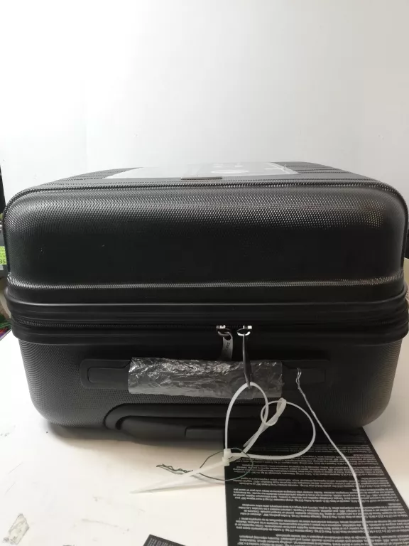 WALIZKA SEANSHOW TWARDA CZARNA 39L 2,6KG