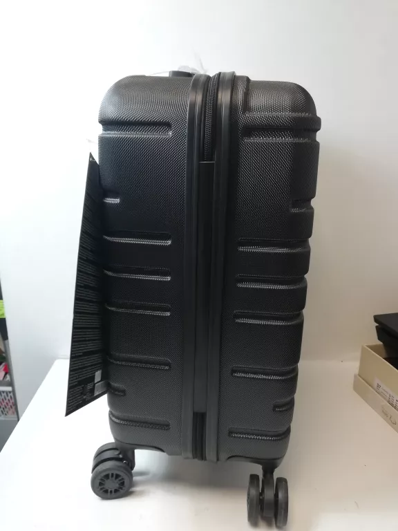 WALIZKA SEANSHOW TWARDA CZARNA 39L 2,6KG