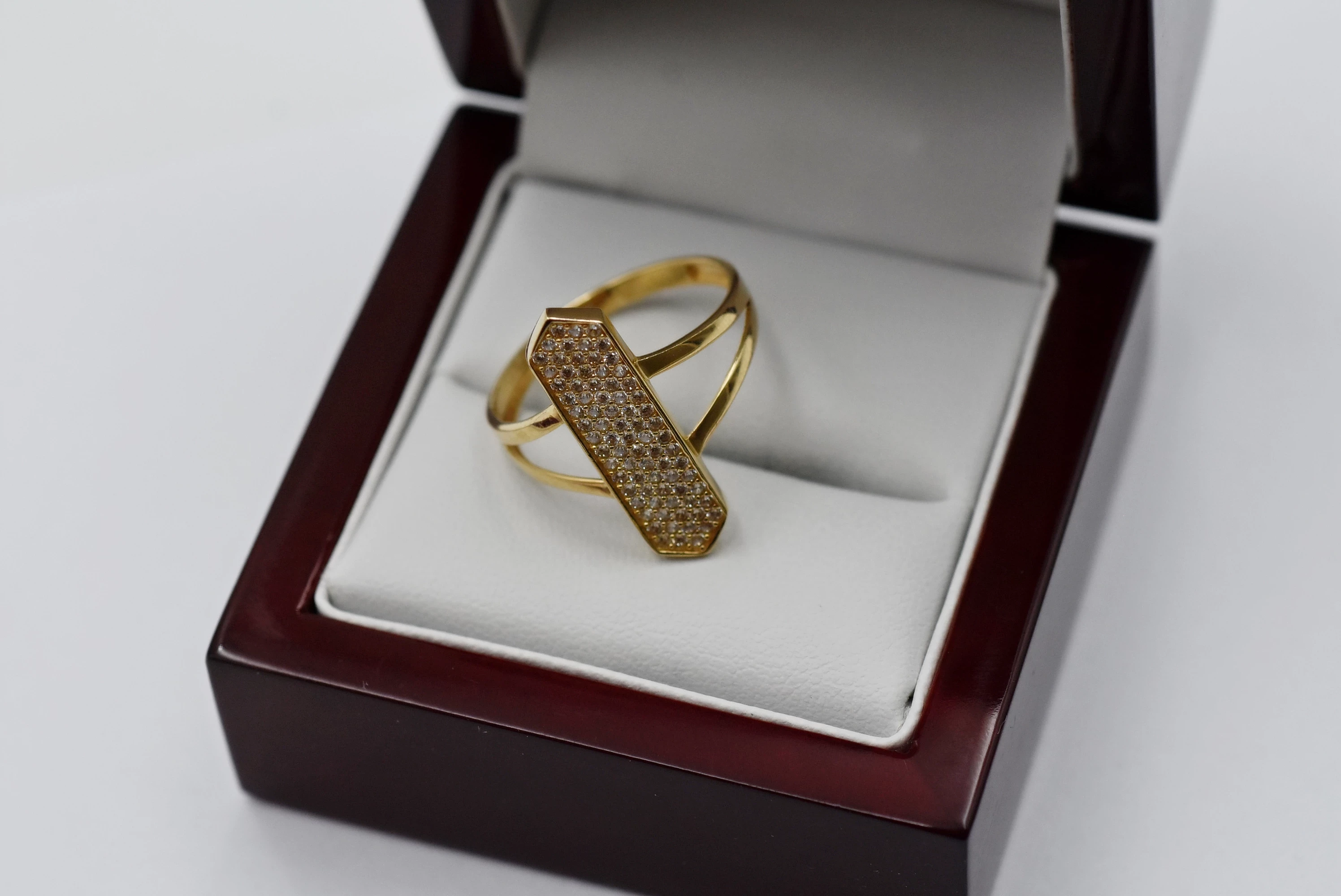 zloty-pierscionek-dlugi-z-kamieniami-585-302g-r25-rozmiarsrednica-wew-mm-372-25