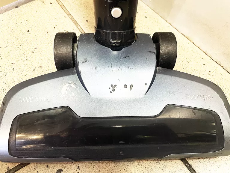 ODKURZACZ PIONOWY GRUNDIG CYCLONIC 18V