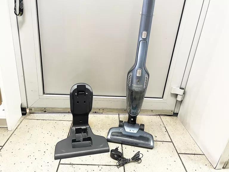 ODKURZACZ PIONOWY GRUNDIG CYCLONIC 18V