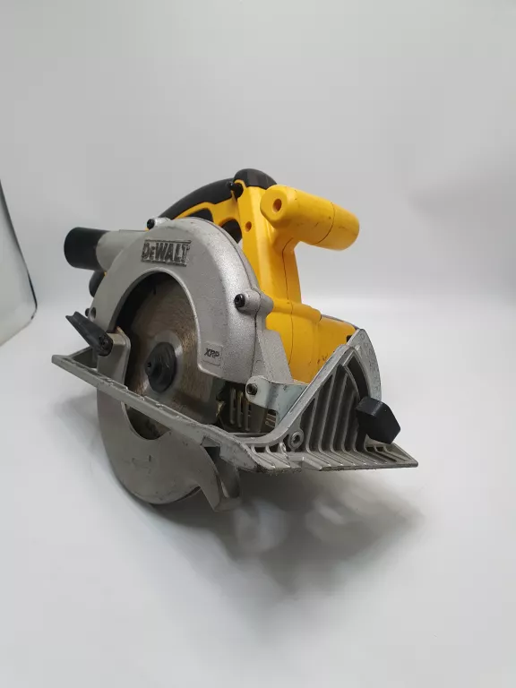 pila-tarczowa-dewalt-dc390-akumulatorowa-marka-dewalt