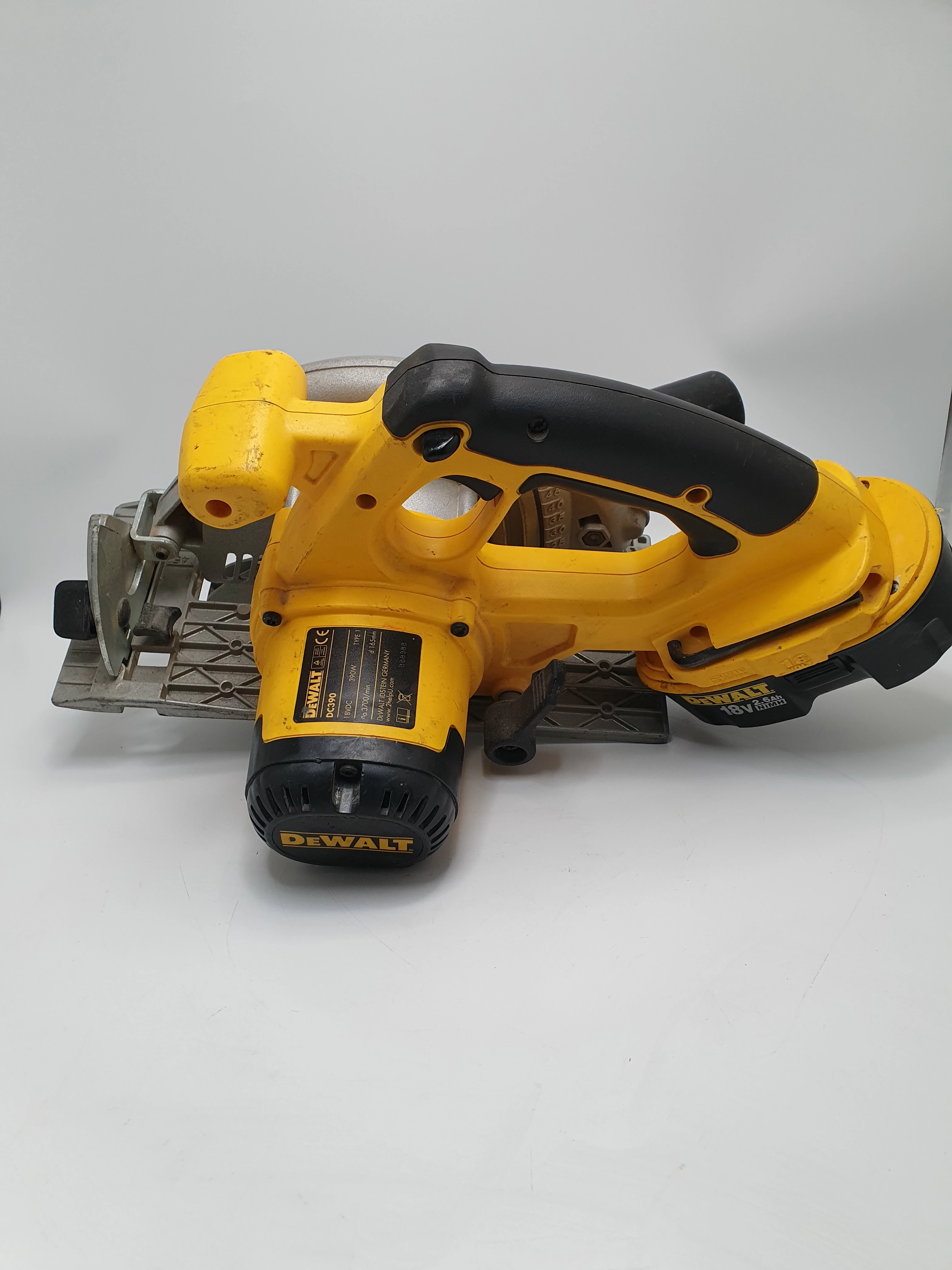 pila-tarczowa-dewalt-dc390-akumulatorowa-stan-uzywany