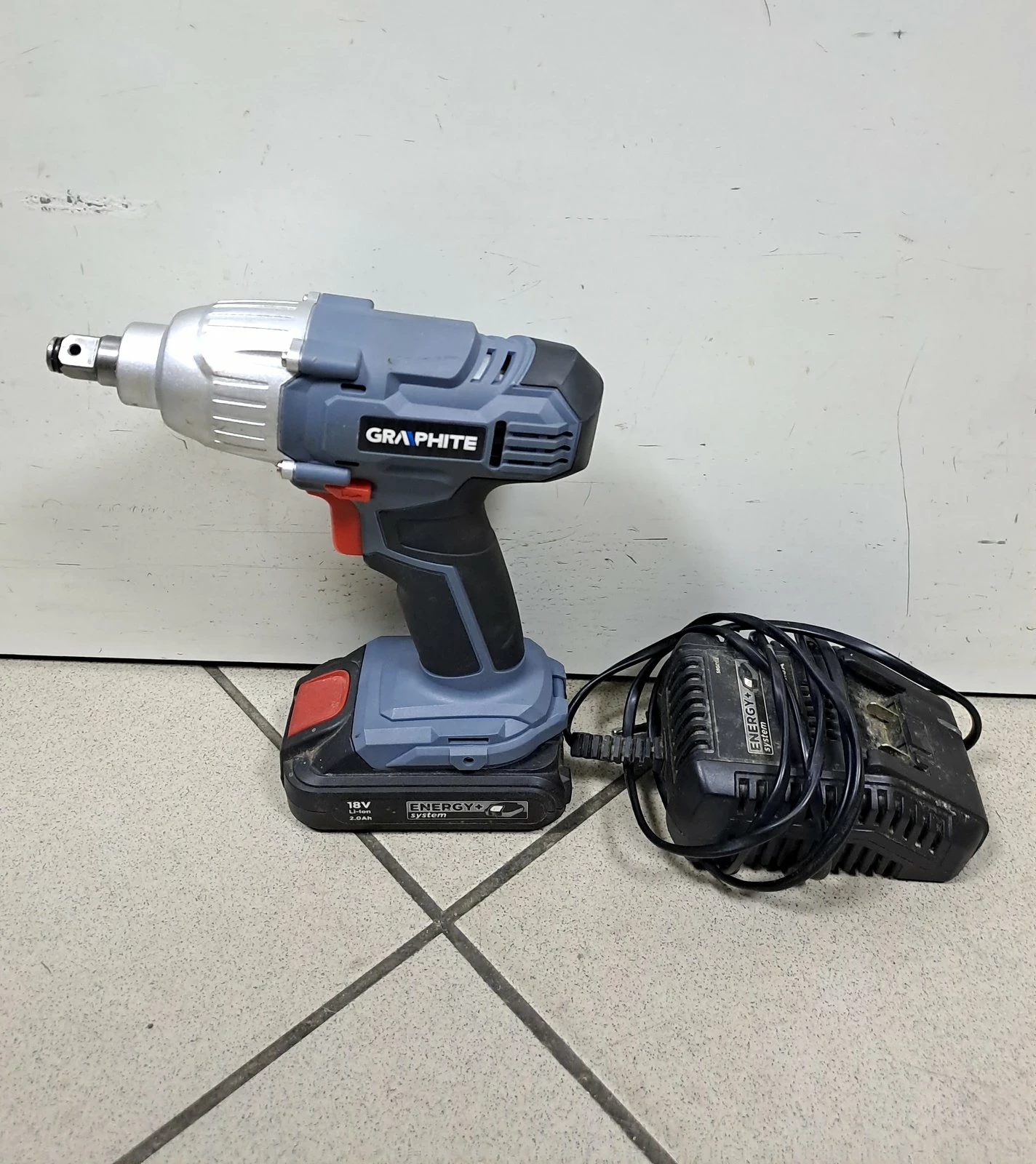 klucz-udarowy-graphite-58g018aku-20ladowarka-warto-stan-uzywany