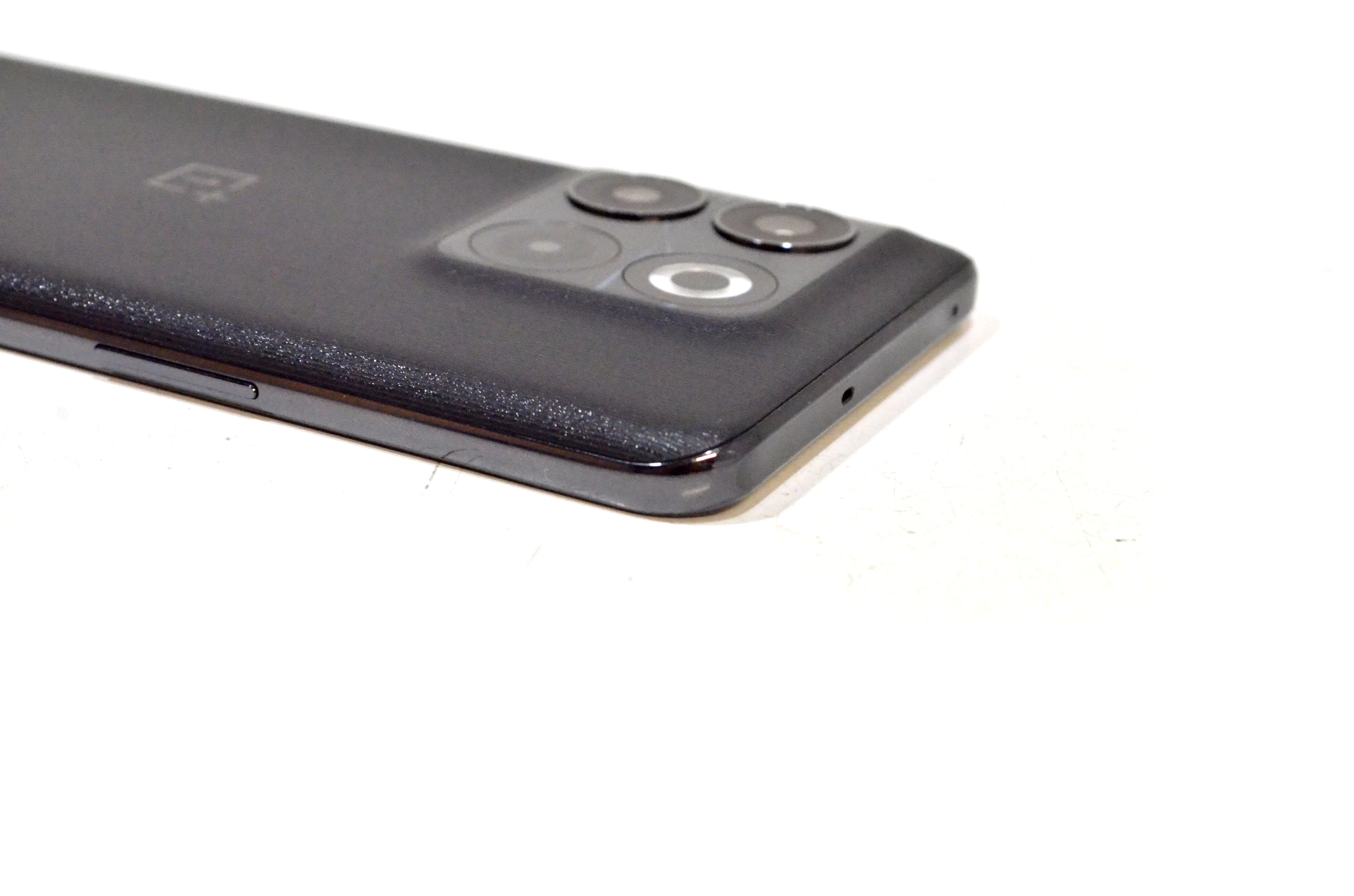 telefon-one-cph2415-przekatna-ekranu-6