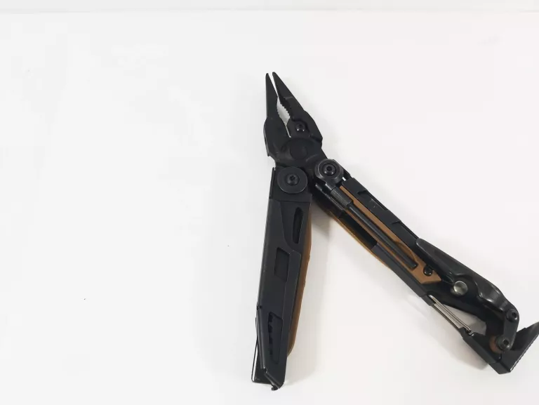 MULTITOOL LEATHERMAN MUT + KABURA I OPAKOWANIE