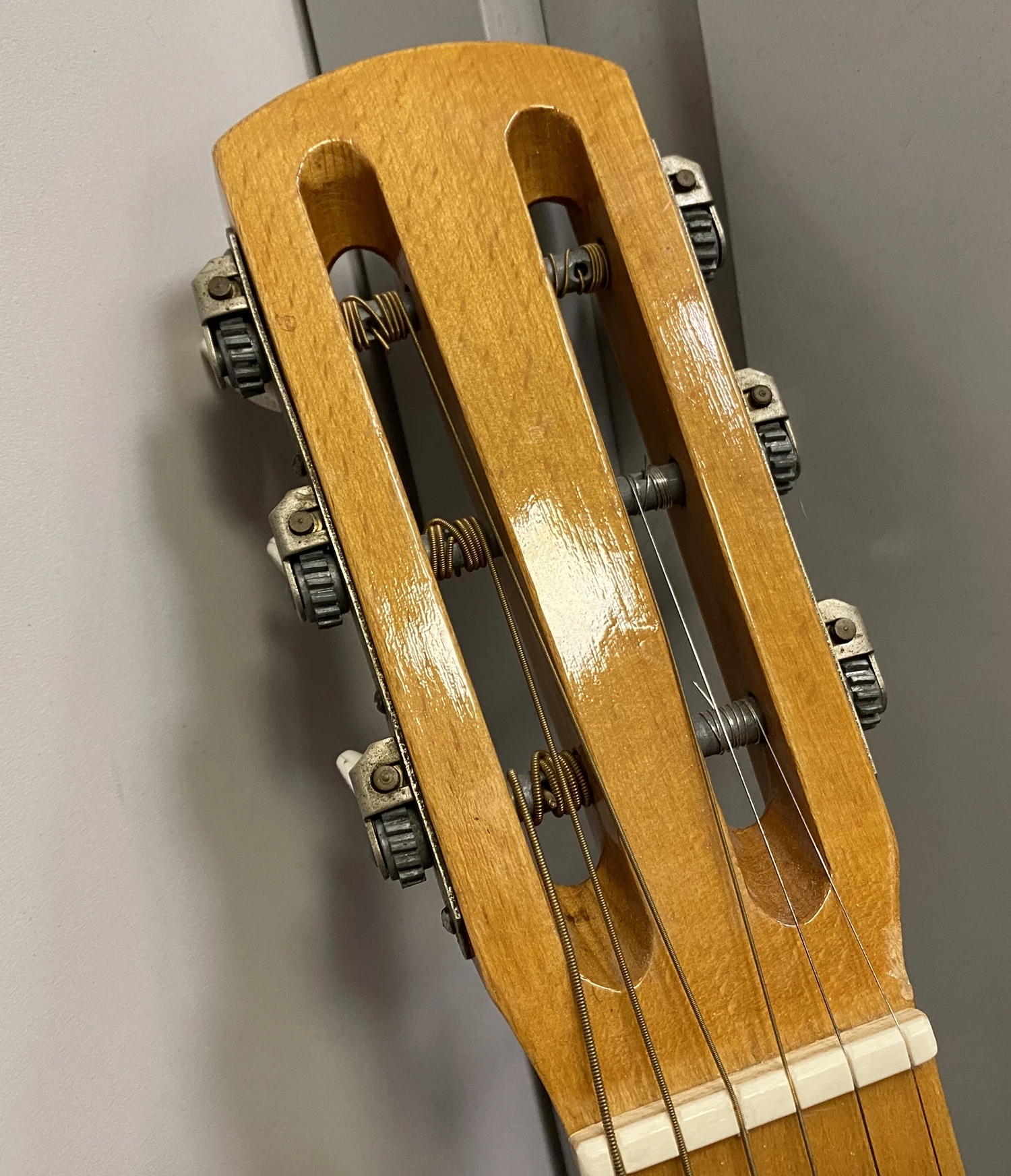 gitara-klasyczna-rosyjska-1982-z-fabryki-instrumentow-muzycznych-iwanowska-stan-uzywany