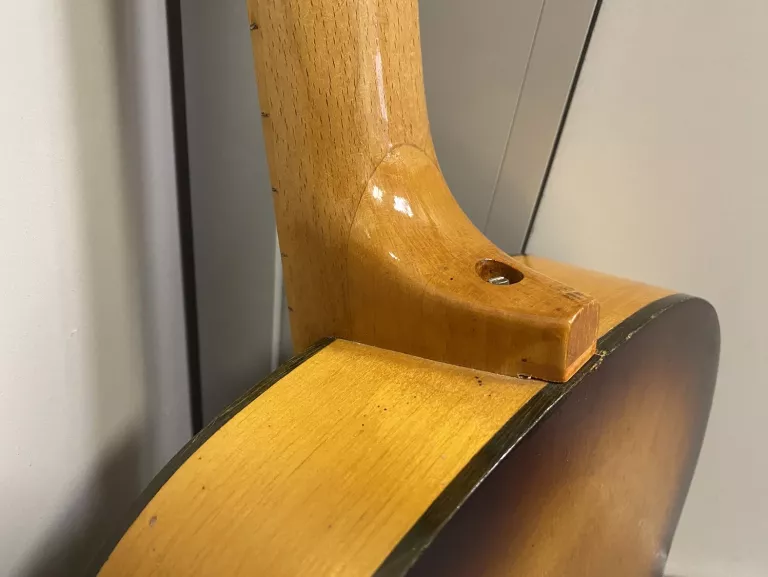 gitara-klasyczna-rosyjska-1982-z-fabryki-instrumentow-muzycznych-iwanowska-kod-producenta-1982