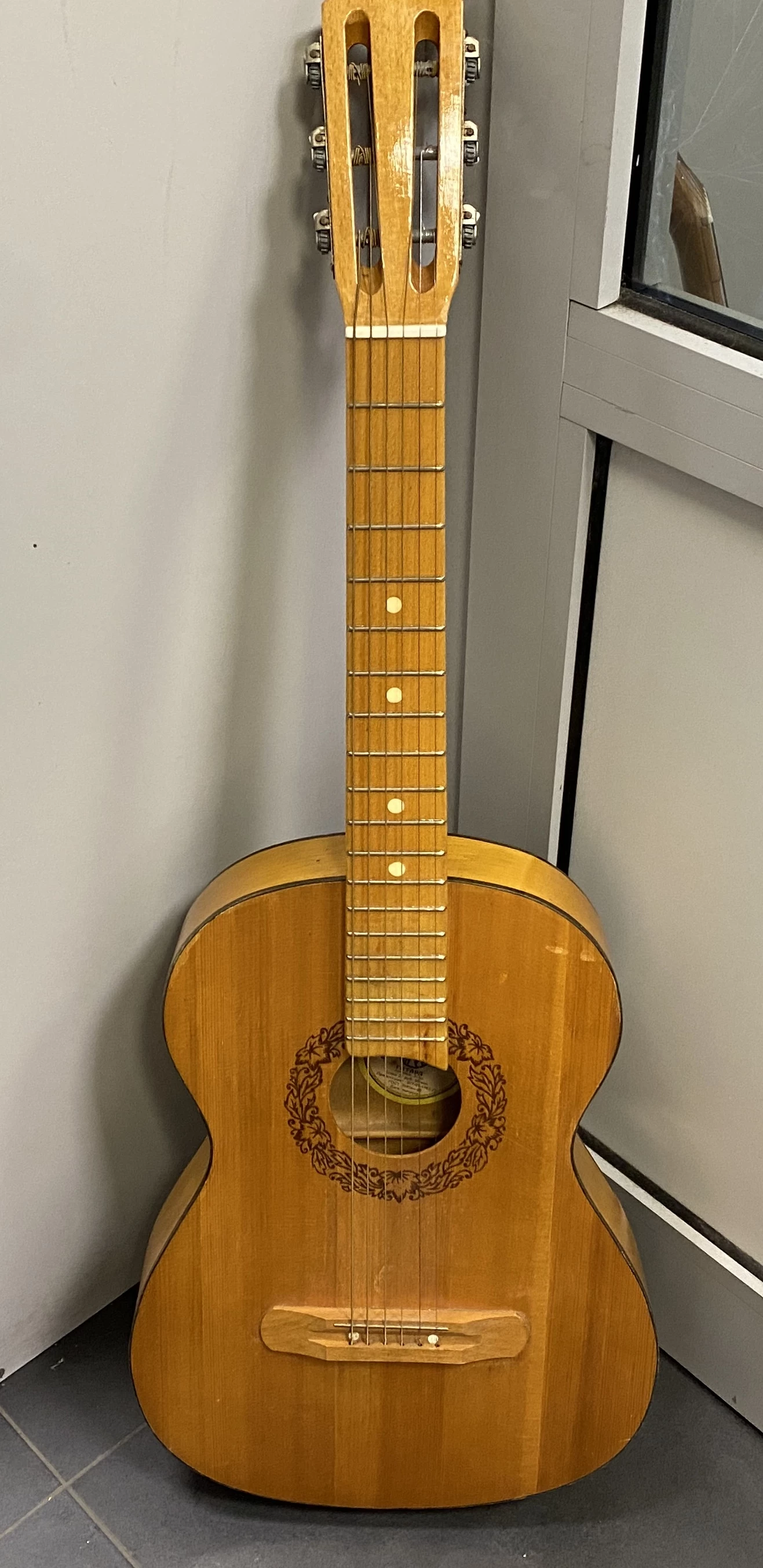 gitara-klasyczna-rosyjska-1982-z-fabryki-instrumentow-muzycznych-iwanowska-daszynskiego-22-wroclaw-gracja