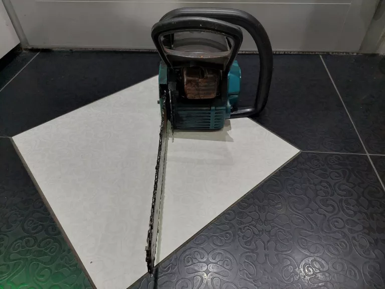 PIŁA SPALINOWA MAKITA EA3200S CZYTAJ OPIS!!!!
