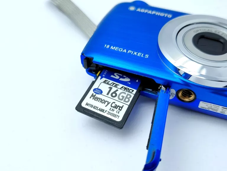 APARAT AGFAPHOTO DC8200 NIEBIESKI 18 MPX #IGŁA