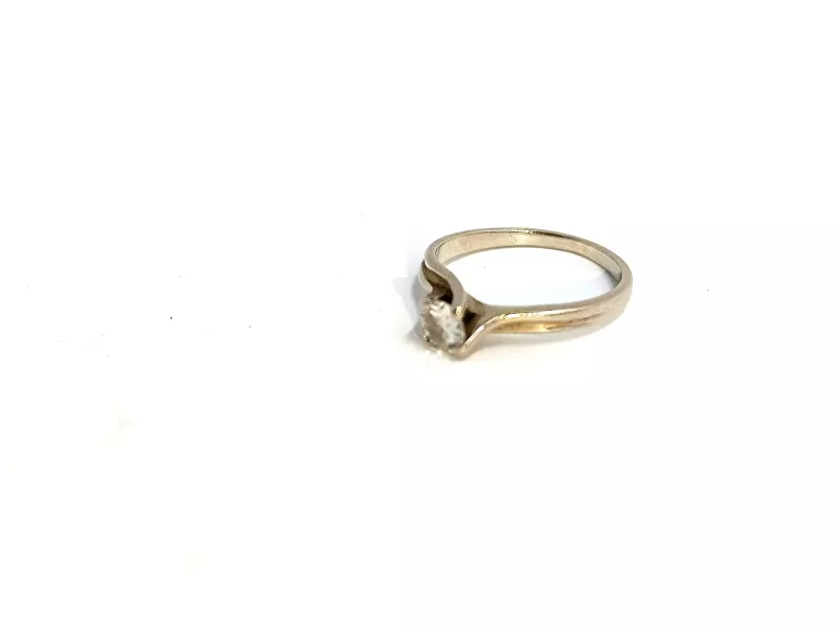 zloty-pierscionek-z-brylantem-p585-rodzaj-2205-16