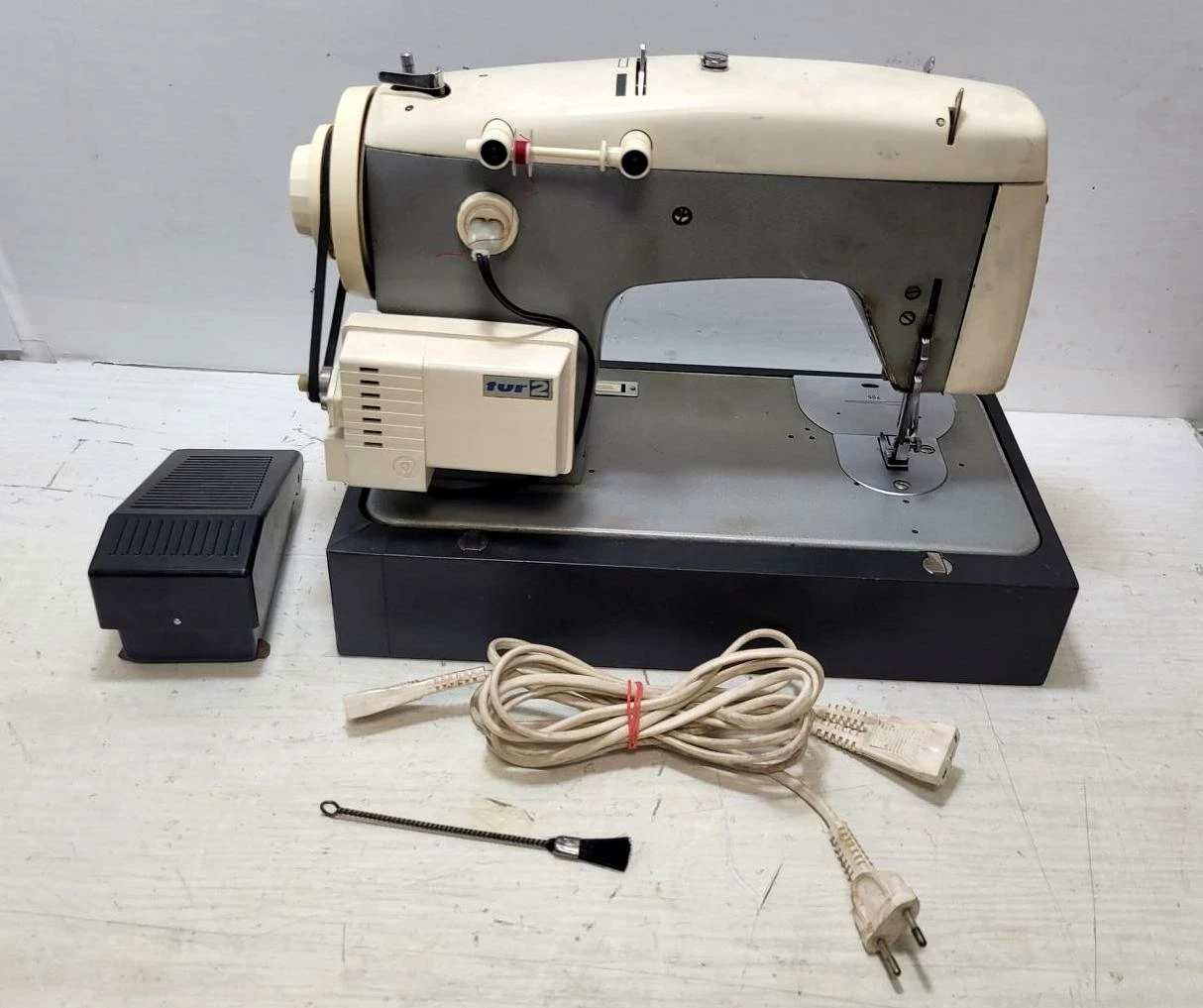 maszyna-do-szycia-veritas-tur-2-okazja-stan-11323-2