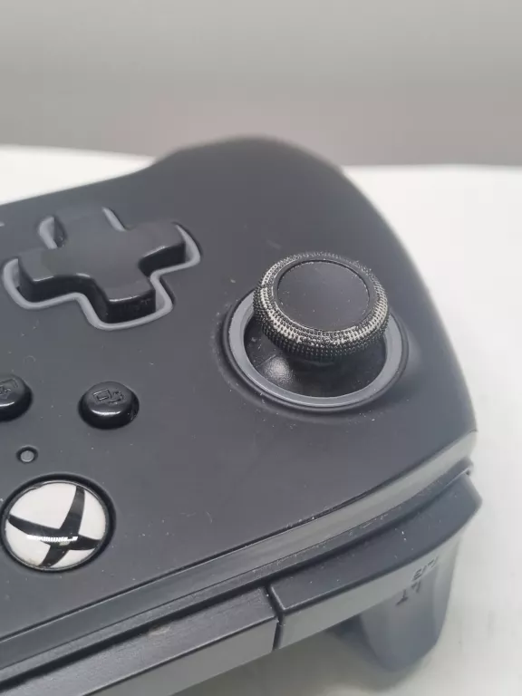 KONTROLER PRZEWODOWY PAD POWERA DO KONSOLI XBOX PC