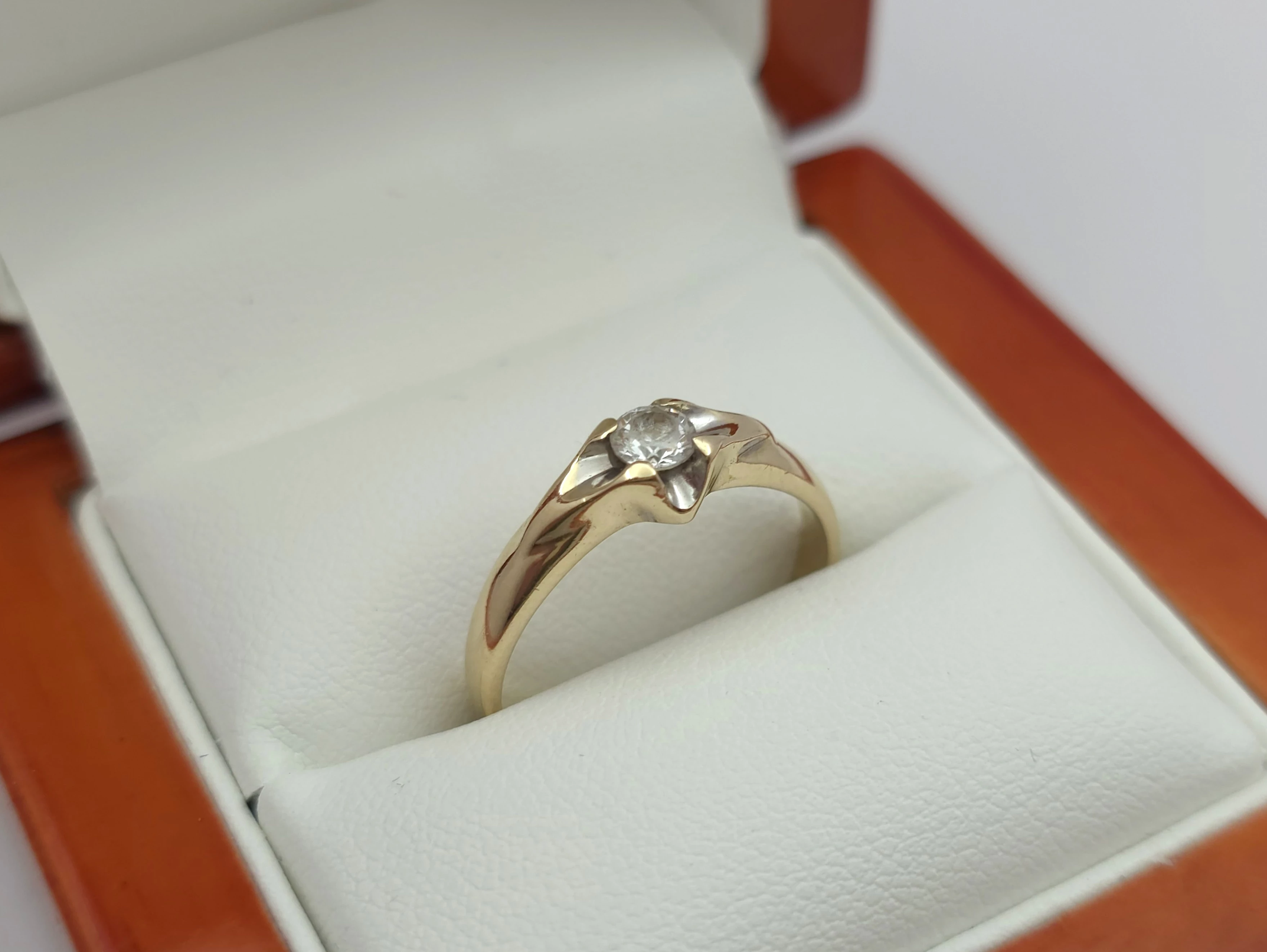 zloty-pierscionek-z-cyrkonia-585-14k-r15-260g-material-15835-2