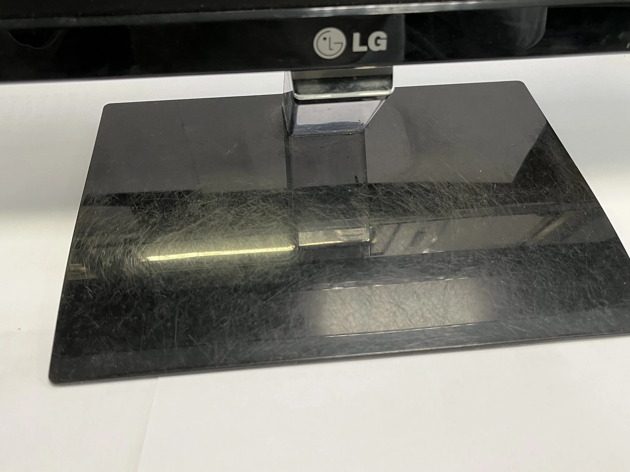 monitor-lg-flatron-e2260v-pn-ean-gtin-8808992947578