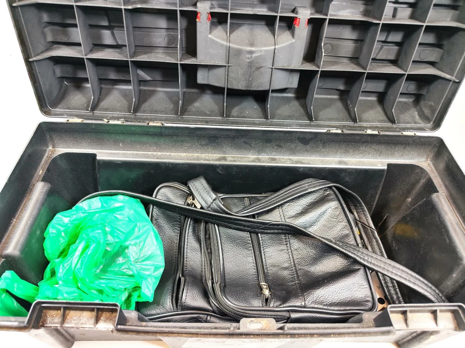 skrzynka-z-narzedziami-stuff-box-czarna-stan-11323-2