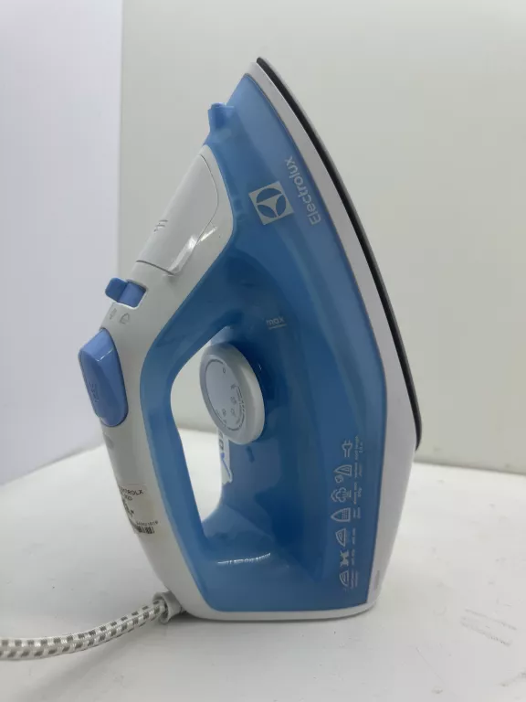 ŻELAZKO ELECTROLUX ES2450_M23