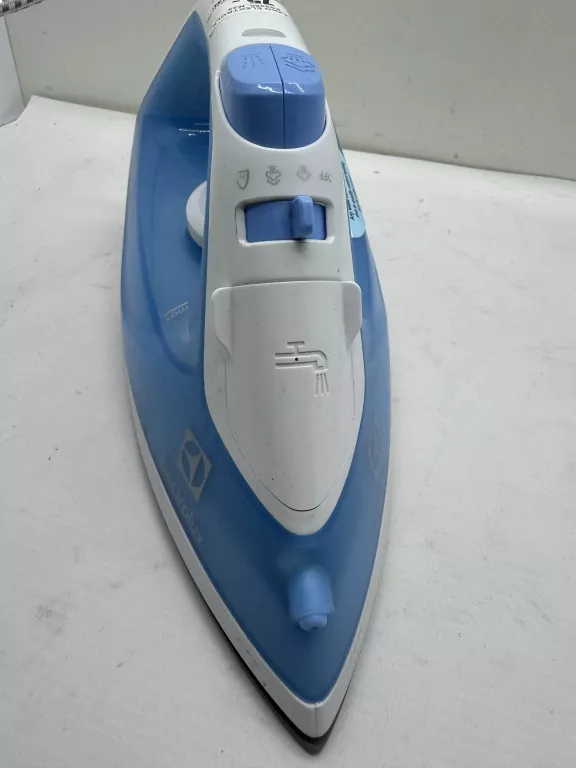 ŻELAZKO ELECTROLUX ES2450_M23