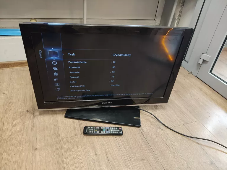 TELEWIZOR SAMSUNG LE32C530 + PILOT