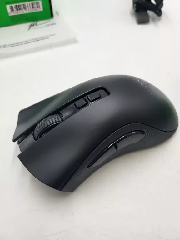 MYSZKA BEZPRZEWODOWA RAZER DEATHADDER V2 PRO OPTYCZNA STACJA DOKUJĄCA DOCK