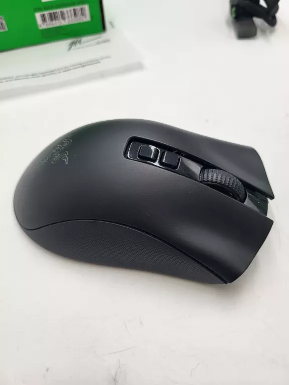 MYSZKA BEZPRZEWODOWA RAZER DEATHADDER V2 PRO OPTYCZNA STACJA DOKUJĄCA DOCK