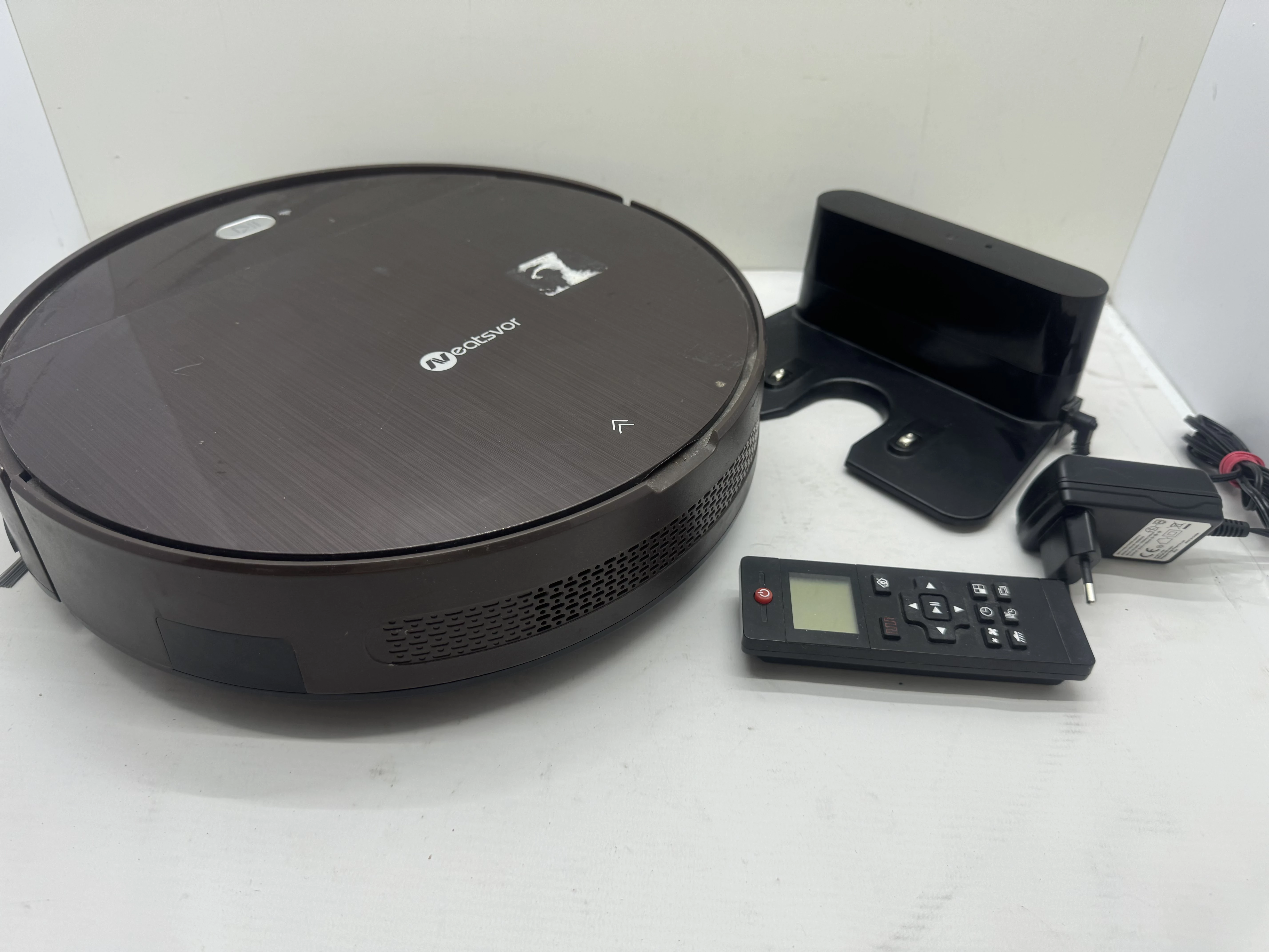 robot-sprzatajacy-neatsvor-v392-stacja-pilot-kosciuszki-33a-ilawa