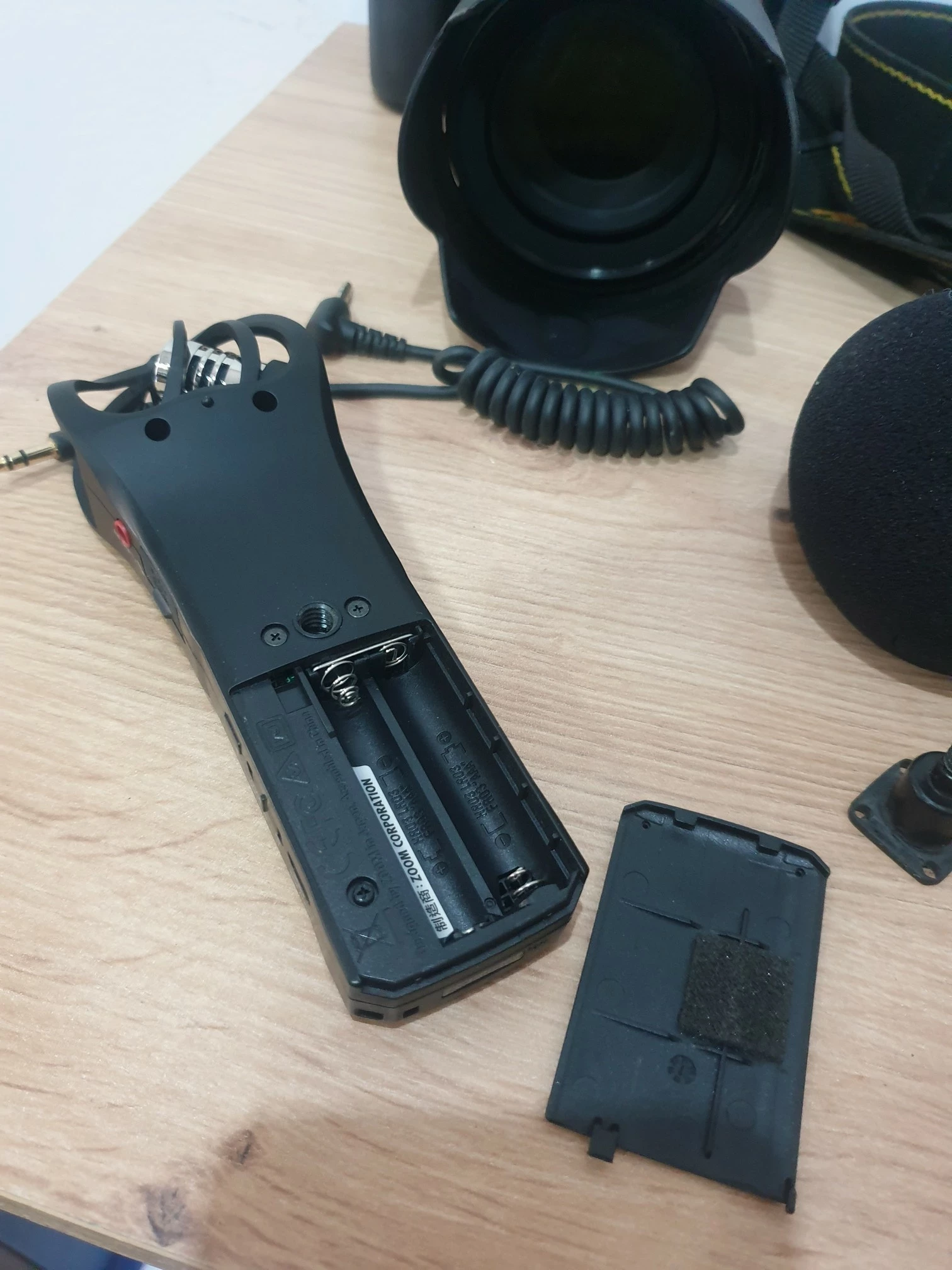 aparat-nikon-d5300-nikkor-18-105mm-135-56g-ed-zoom-h1n-przebieg-4863-przekatna-ekranu-320