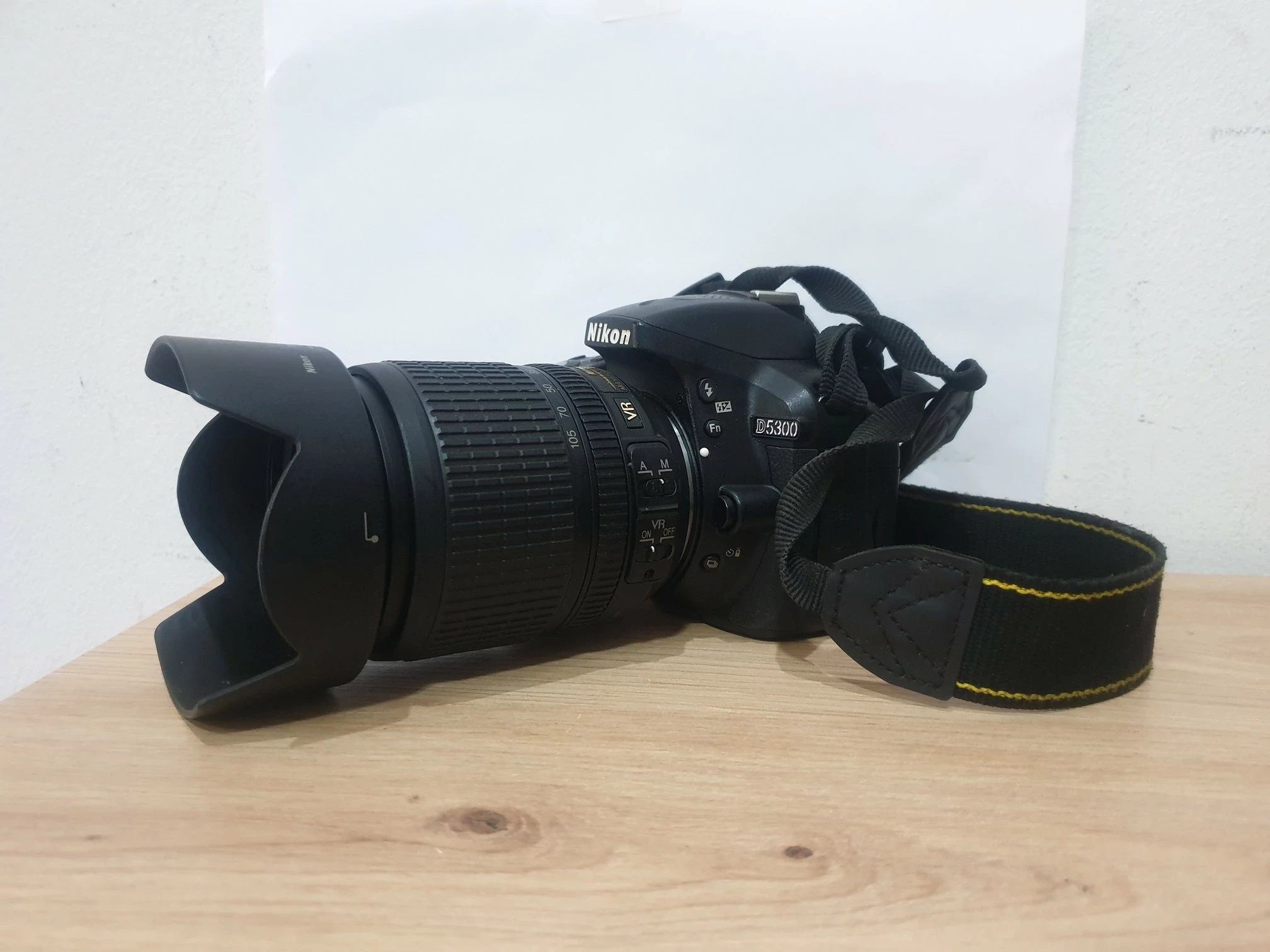 aparat-nikon-d5300-nikkor-18-105mm-135-56g-ed-zoom-h1n-przebieg-4863-rozdzielczosc-2420