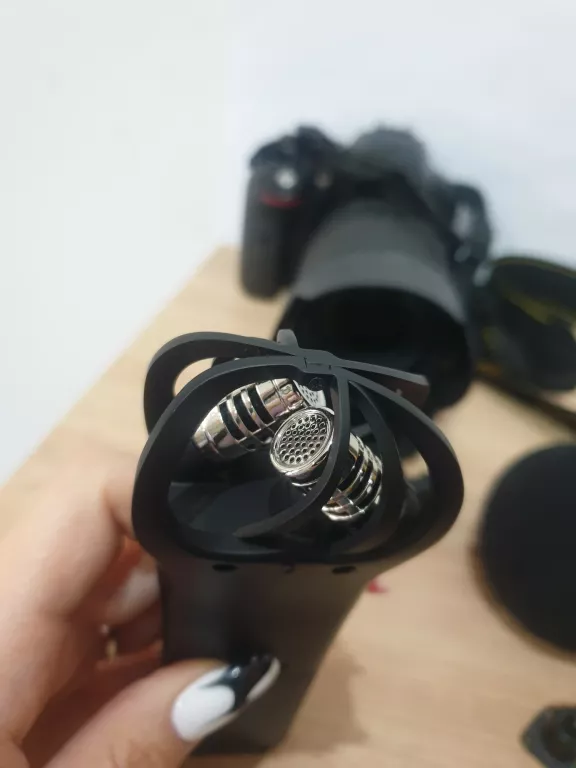 aparat-nikon-d5300-nikkor-18-105mm-135-56g-ed-zoom-h1n-przebieg-4863-model-d5300