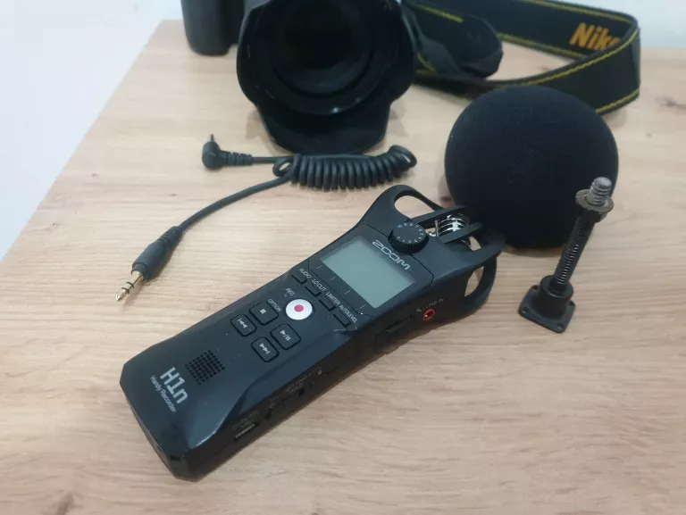 aparat-nikon-d5300-nikkor-18-105mm-135-56g-ed-zoom-h1n-przebieg-4863-kod-producenta-d5300