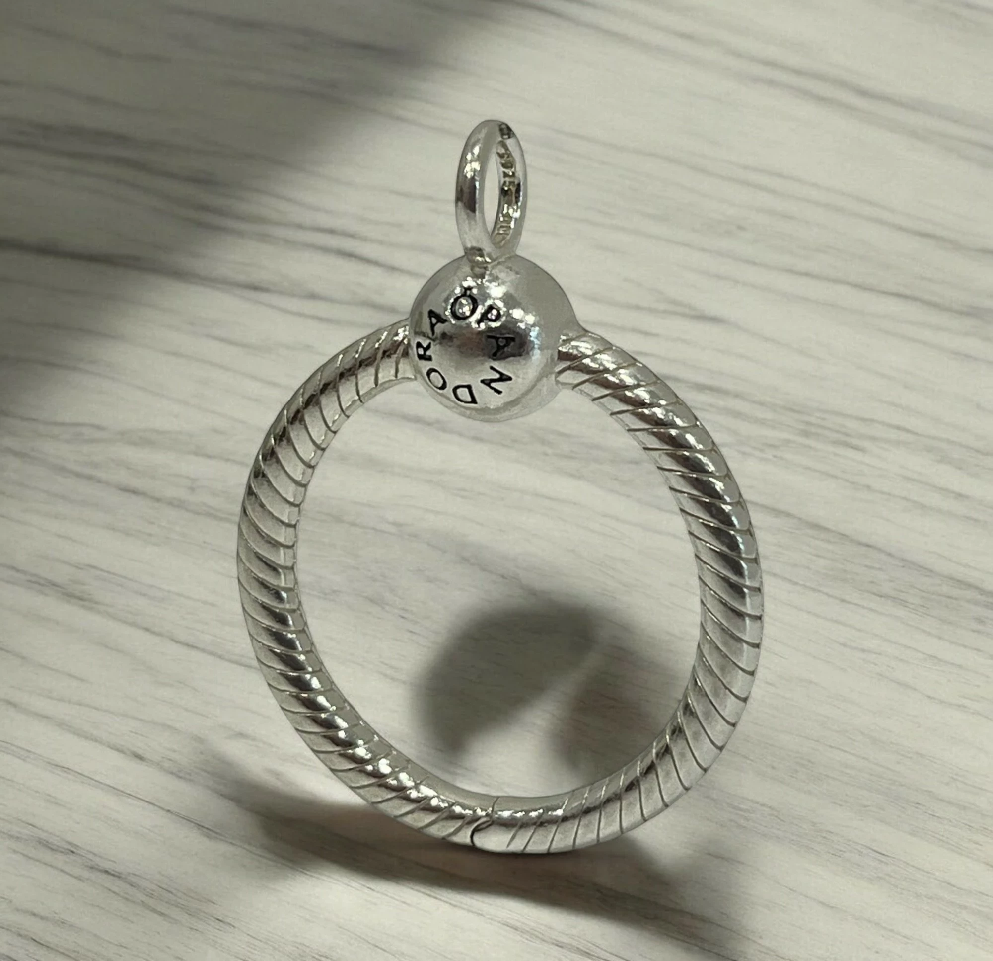 srebrna-zawieszka-pandora-o-mala-reja-28-lebork-kwiatek