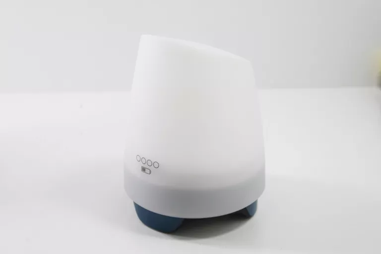 LAMPKA KEMPINGOWA ŁADOWANA QUECHUA BL200
