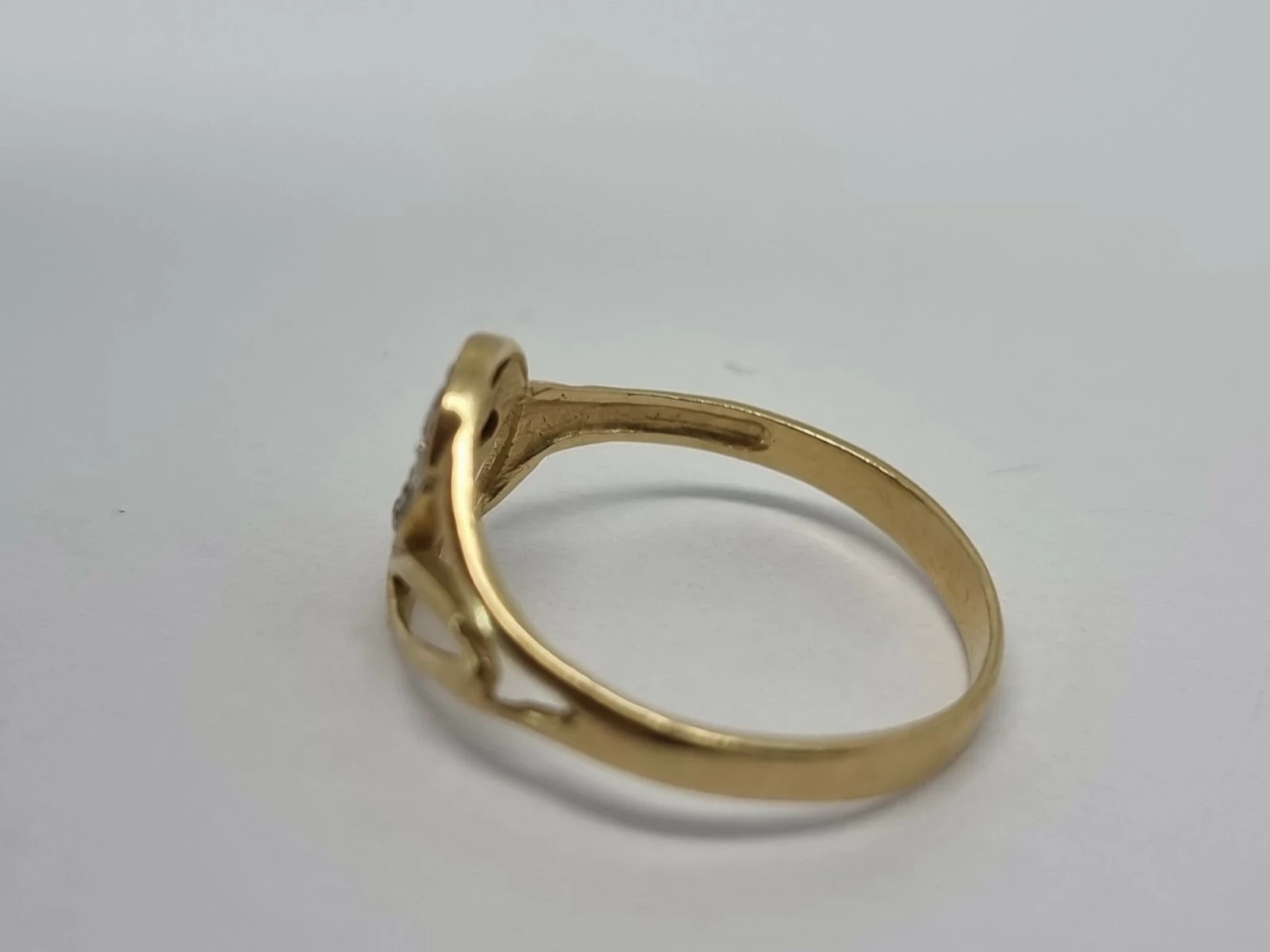 zloty-pierscionek-proby-585-169gram-r16-rodzaj-2205-16