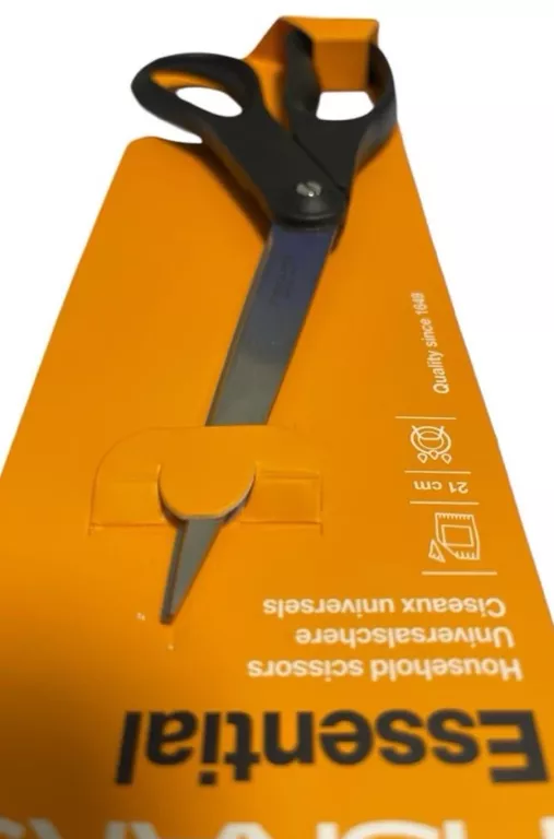 nozyczki-fiskars-essential-240325-stan-11323-2