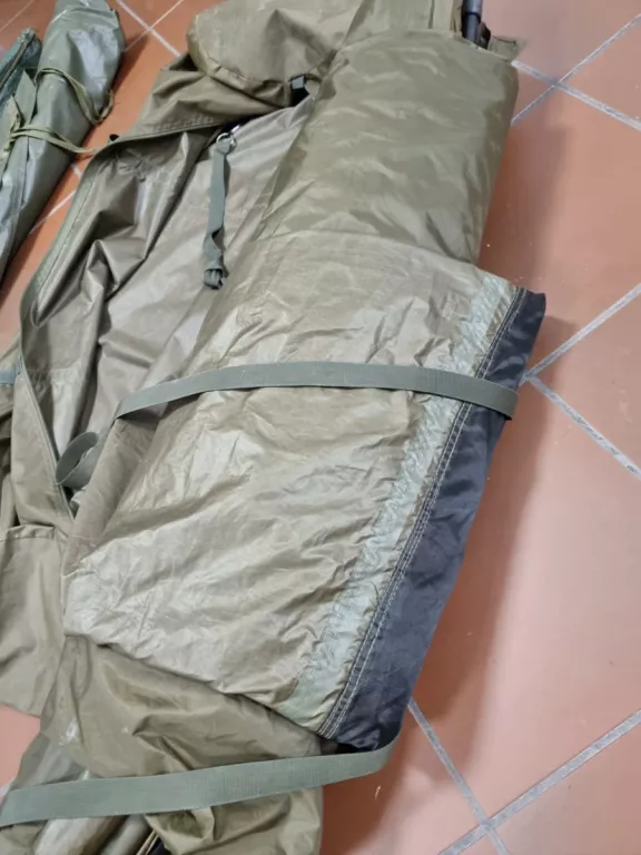 MIKADO NAMIOT KARPIOWY 2MAN ENCLAVE BIVVY XL Z NARZUTĄ