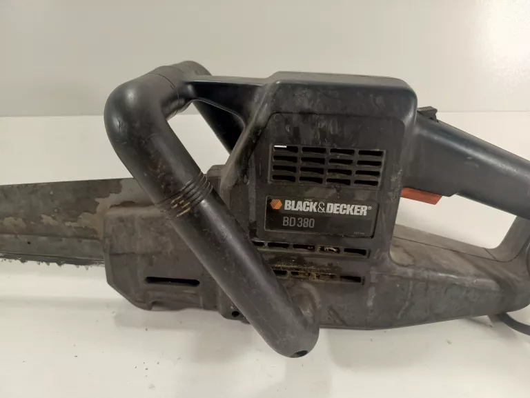 NIEDROGA PILARKA ALIGATOR BLACK DECKER BD 380 CZARNA