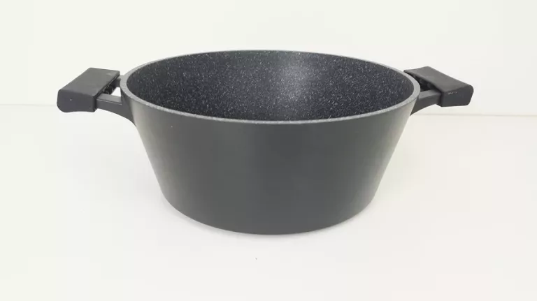 GARNEK ZWIEGER BLACK STONE 28CM 5,5L