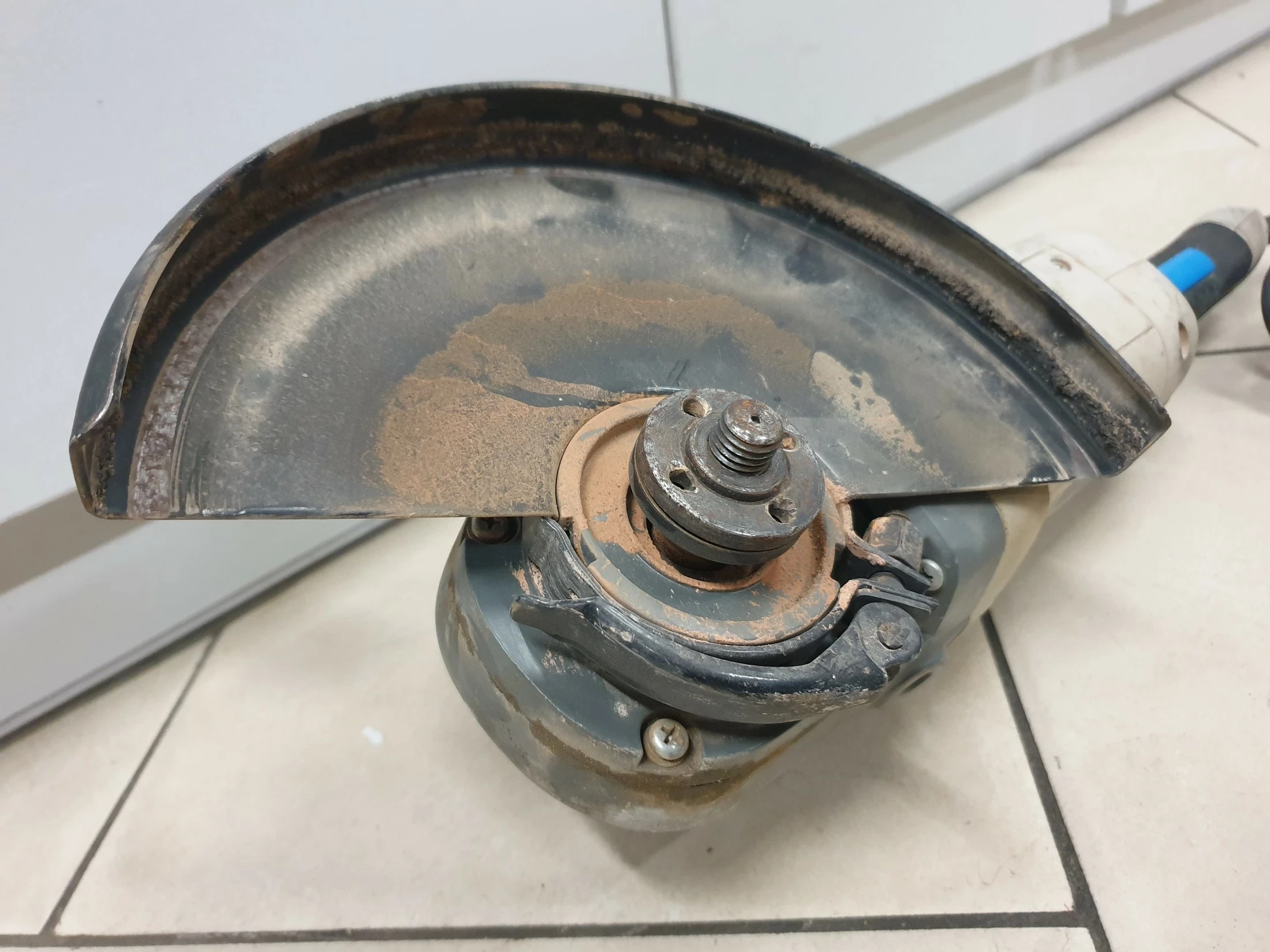 szlifierka-katowa-duza-macallister-msag2000gl-2000w-rodzaj-250123-1798302