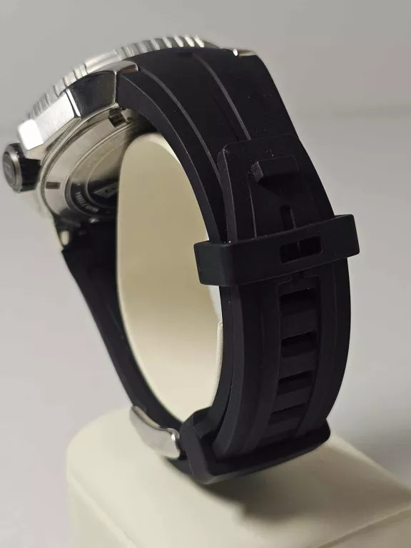 MĘSKI ZEGAREK FESTINA F20664/3 DIVER 200M NA PASKU SZKŁO SZAFIROWE DATOWNI