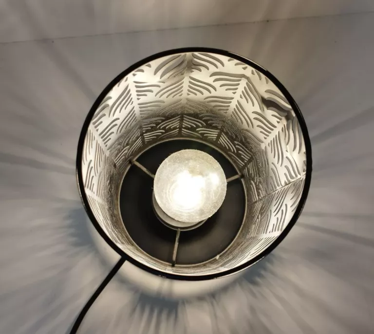 LAMPA CZARNA PEPCO