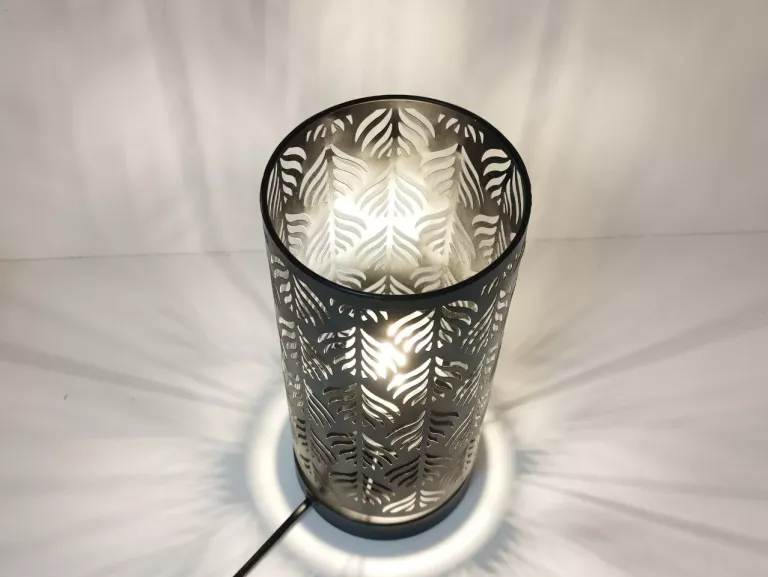 LAMPA CZARNA PEPCO