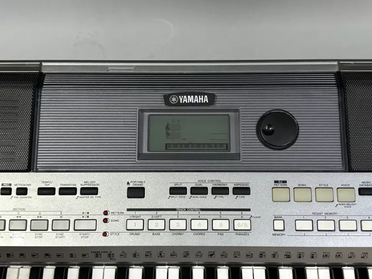 KEYBOARD YAMAHA PSR-E443 + POKROWIEC/STOJAK NA NUTY