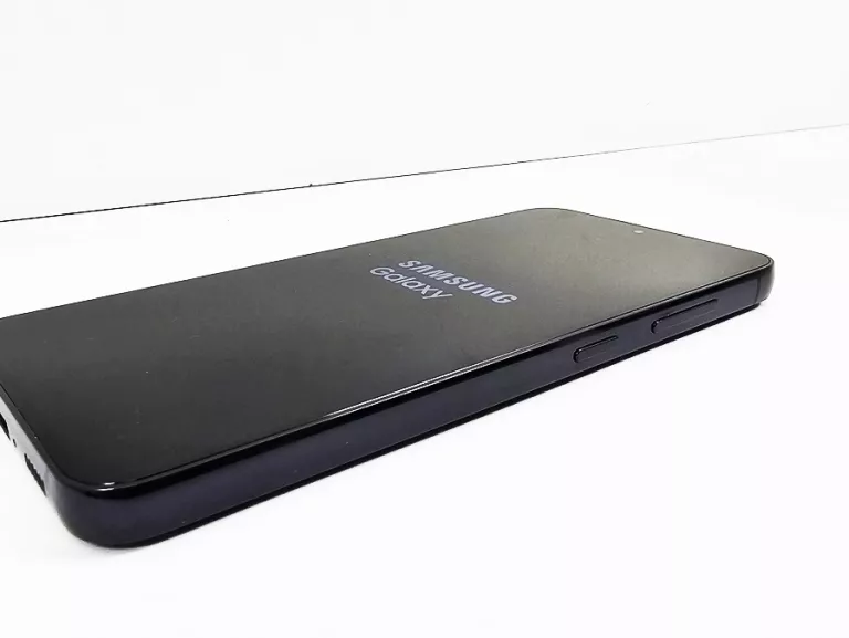 TELEFON SAMSUNG GALAXY S23 8GB / 128GB + PUDEŁKO (NIE Z SIECI)
