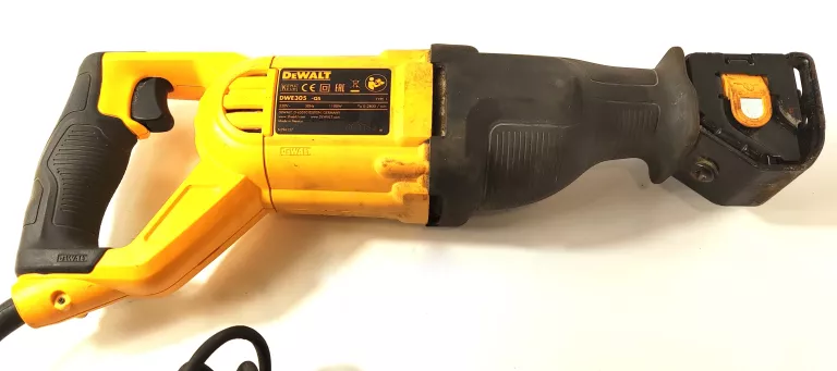 PIŁA SZABLASTA DEWALT DWE305 WALIZKA