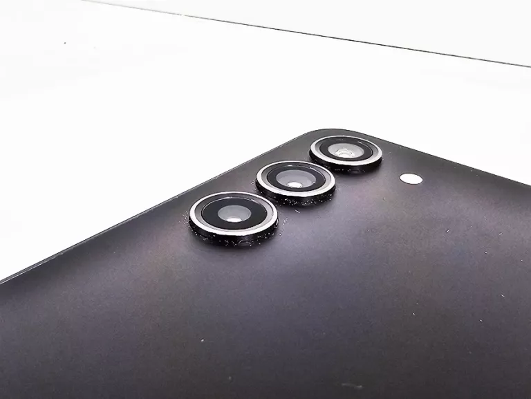 TELEFON SAMSUNG GALAXY S23 8GB / 128GB + PUDEŁKO (NIE Z SIECI)