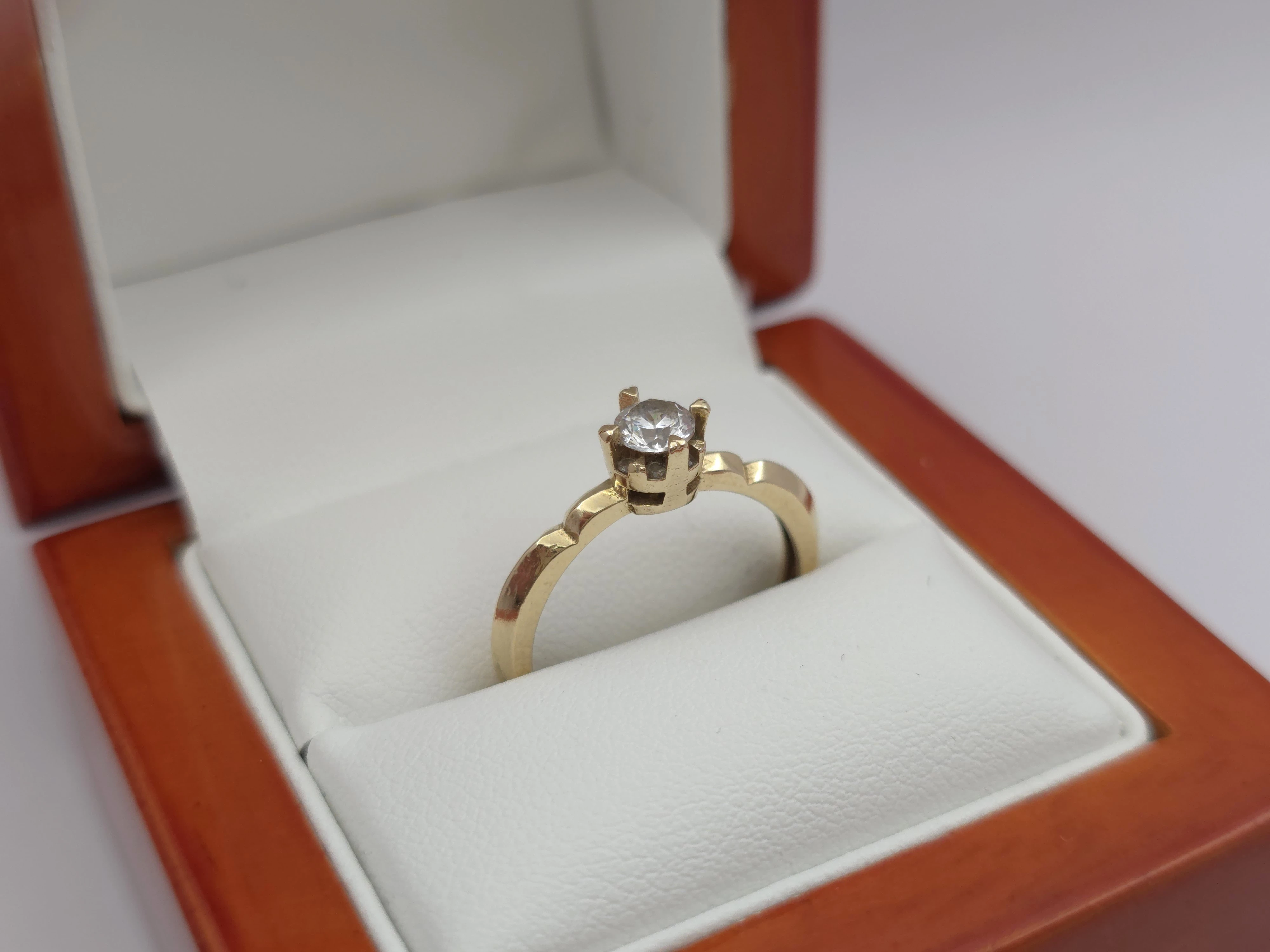 zloty-pierscionek-z-cyrkonia-585-14k-r14-235g-rodzaj-2205-2