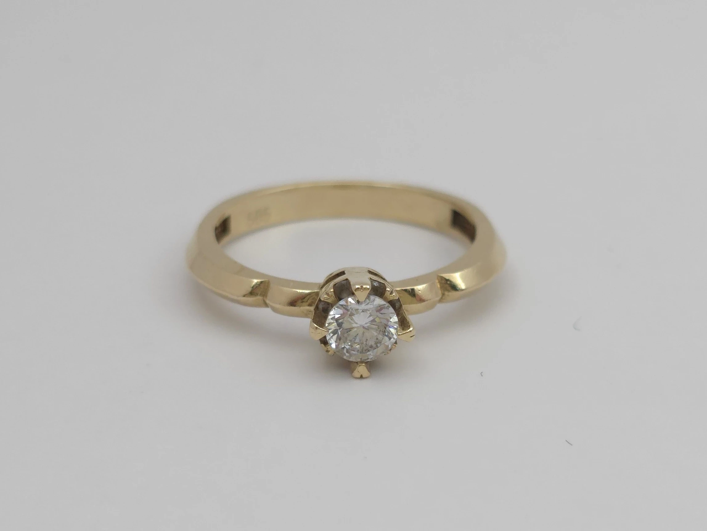 zloty-pierscionek-z-cyrkonia-585-14k-r14-235g-material-15835-2