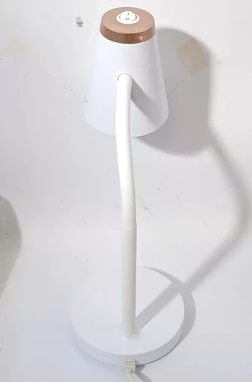 LAMPKA BIURKOWA SMUKEE BIAŁA